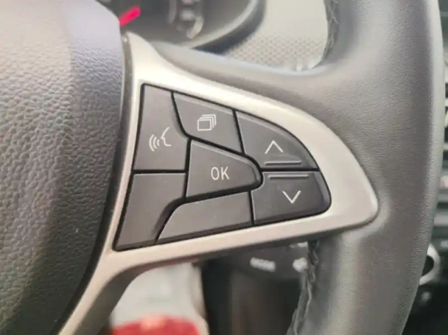 Dacia Sandero 1.0 tce 90ch journey — photo 21