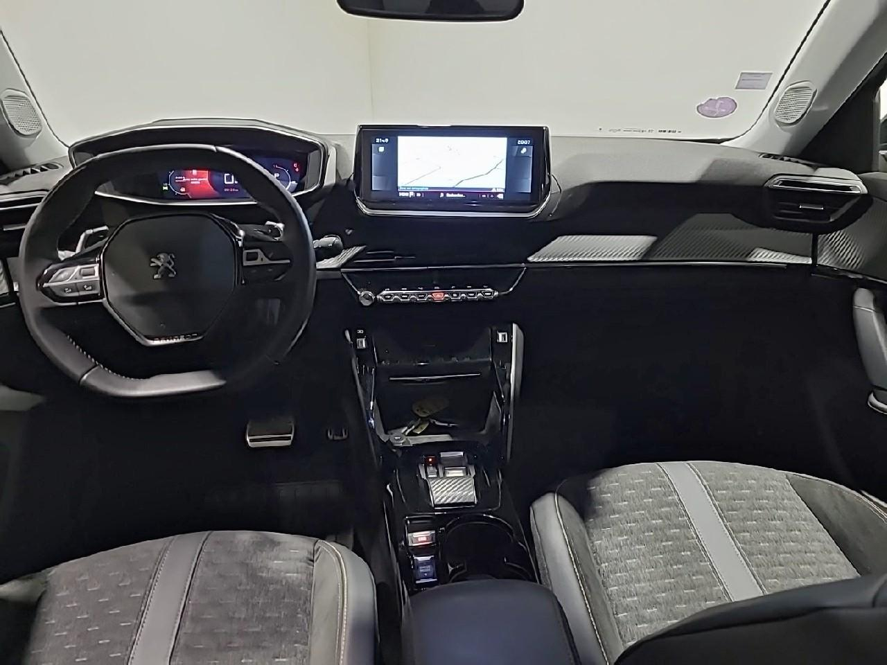 Peugeot 2008 puretech 130 s&s eat8 roadtrip — photo 12