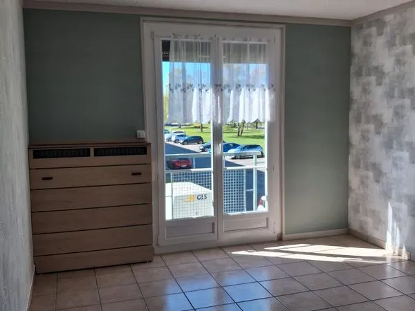 Appartement T3 rénové 2 chambres