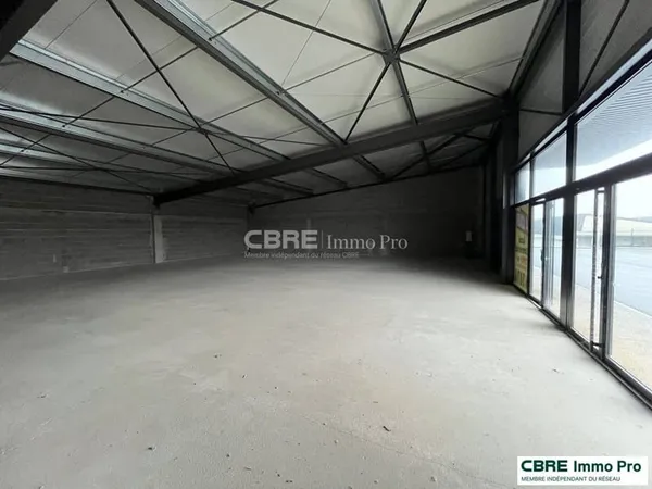 Local commercial 290 m²