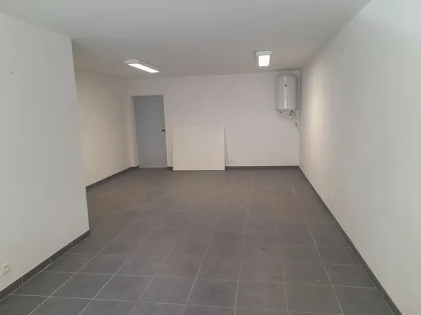 Entrepôt la londe