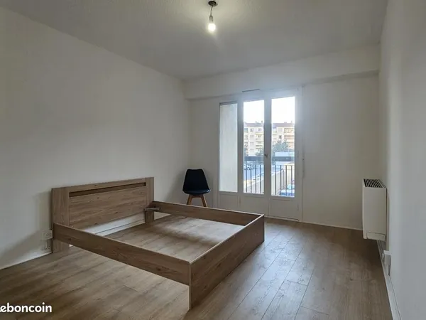 Chambre 4 pièces 70 m²