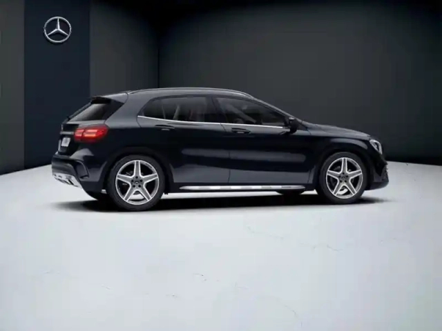 Mercedes Gla 200 d fascination — photo 19