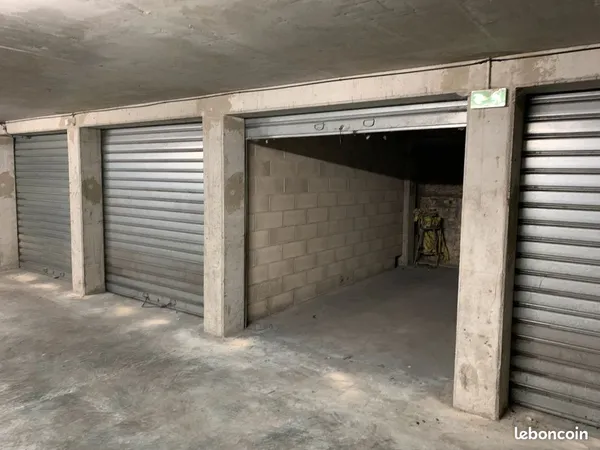 Garage fermé en sous-sol sécurisé - Résidence Newton, Dunkerque