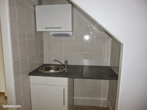 Appartement F1 + bureau