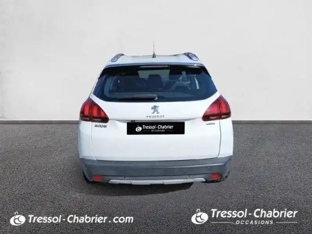 Peugeot 2008 1.2 puretech 110ch s&amp;s bvm5 allure — photo 4
