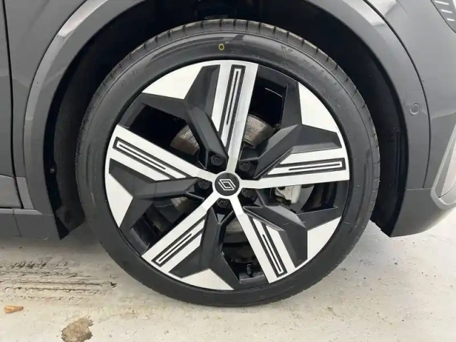 Renault Megane e-tech ev60 220 ch super charge — photo 30