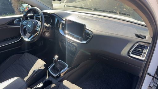 Kia Ceed 1.6 CRDi 136 - Active – 2021 – 61483 km – Diesel – Boîte Manuelle — photo 15