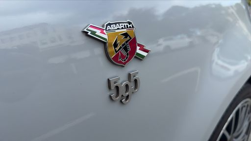 Abarth 500 1.4 Turbo T-Jet 145 BVA5 - 595 – 2018 – 83847 km – Essence – Boîte Automatique — photo 4
