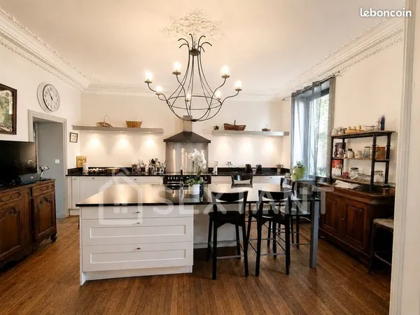 Propriété 7 pièces 488 m²
