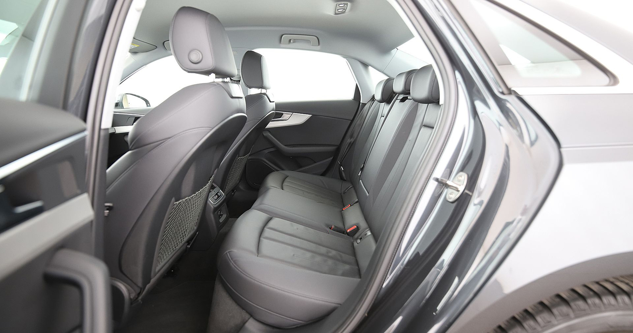 Audi A4 — photo 33