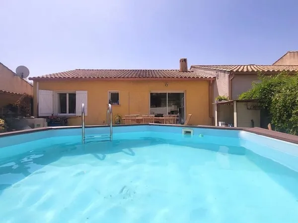 Secteur Fontés vente villa plain-pied 2 chambres, 1 garage, piscine hors-sol, panneaux solaires