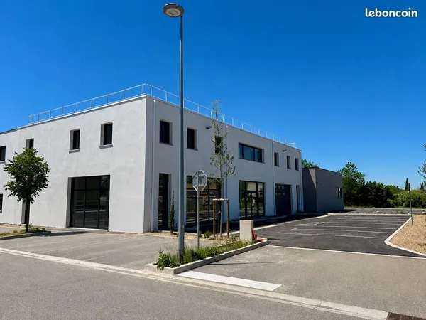 📍 À LOUER - Local Commercial & Locaux de Santé