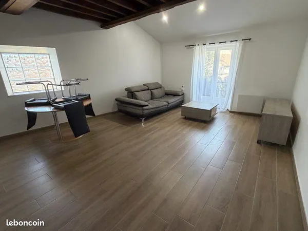 Appartement 3 pièces en centre ville / Duplex proximité commerces et écoles