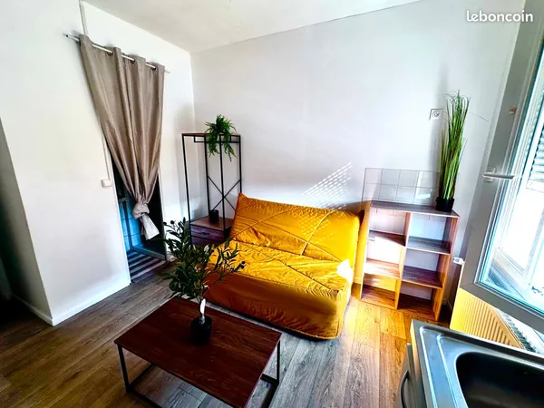 Petit studio 14m2 à 2 pas de la gare