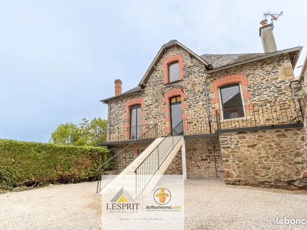 Maison 6 pièces 230 m²