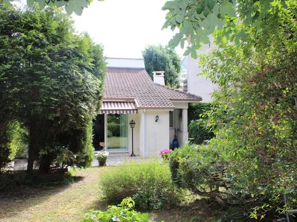 Maison 7 pièces 232 m²