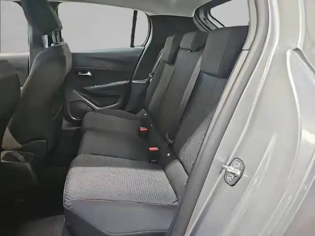 Peugeot 208 turbo 100 ch bvm6 — photo 12