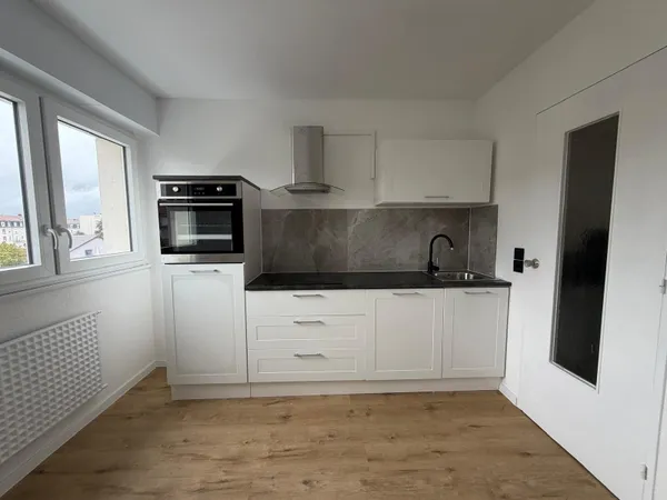 APPARTEMENT 3 PIÈCES ENTIÈREMENT RÉNOVÉ MULHOUSE