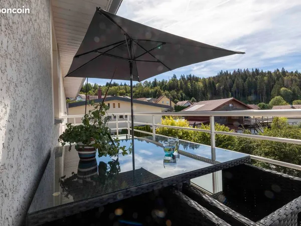 Superbe duplex avec 3 chambres, balcon et garage