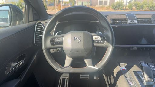 DS DS7 Crossback 1.5 BlueHDi 130 EAT8 - Performance Line Plus – 2022 – 85081 km – Diesel – Boîte Automatique — photo 37