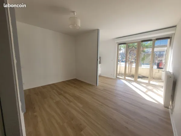 T1 24 m2 avec jardin dans immeuble rénové