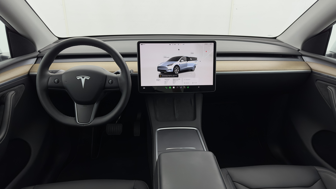 Tesla MODEL Y Long Range RWD — photo 18