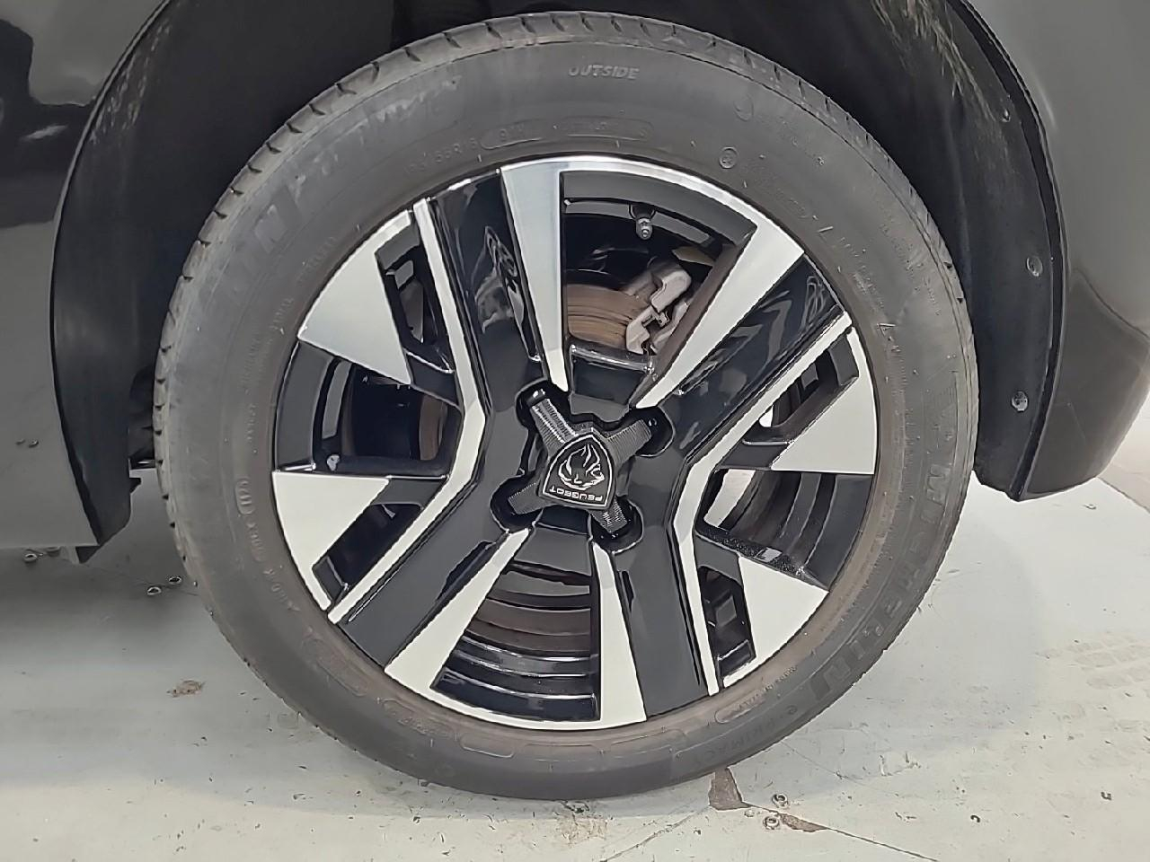 Peugeot 208 hybrid 110 ch e-dcs6 allure — photo 16
