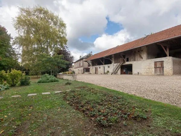 Maison 4 pièces 217 m²