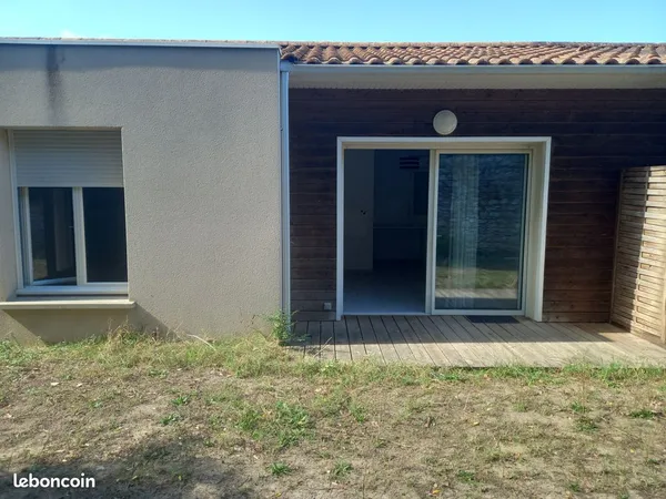 Appartement t2 avec terrasse et parking - portets (33640)