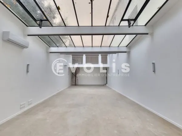 Locaux commerciaux - A VENDRE - 179 m² non divisibles