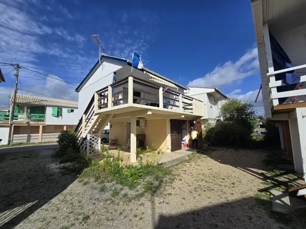 À Gruissan plage des Chalets
