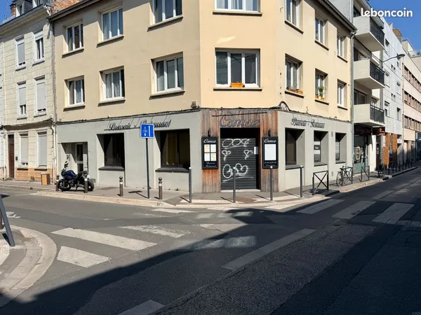 Local commercial 120 M2 - Avec extraction