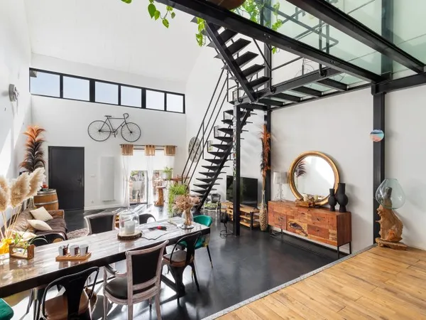 Loft 4 pièces 155 m²