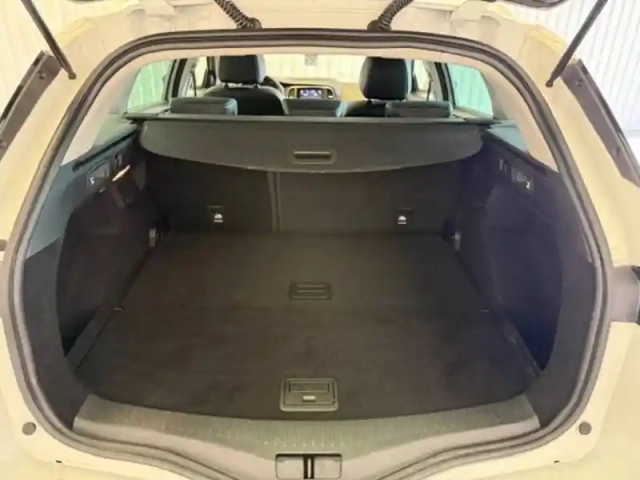 Renault Megane iv estate tce 140 — photo 13