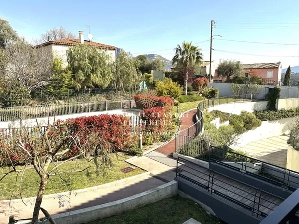 VENCE- VENTE 3 PIECES - 388 000 EUR