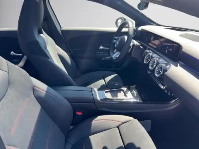 Mercedes Classe A 200 d amg line — photo 7