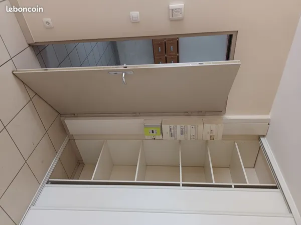 STUDIO n.meublé 24.78m2 VIENNE Centre