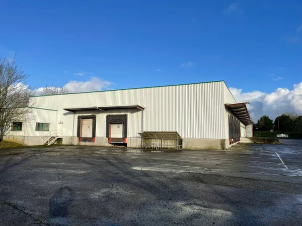 Local d'activité 1802 m²