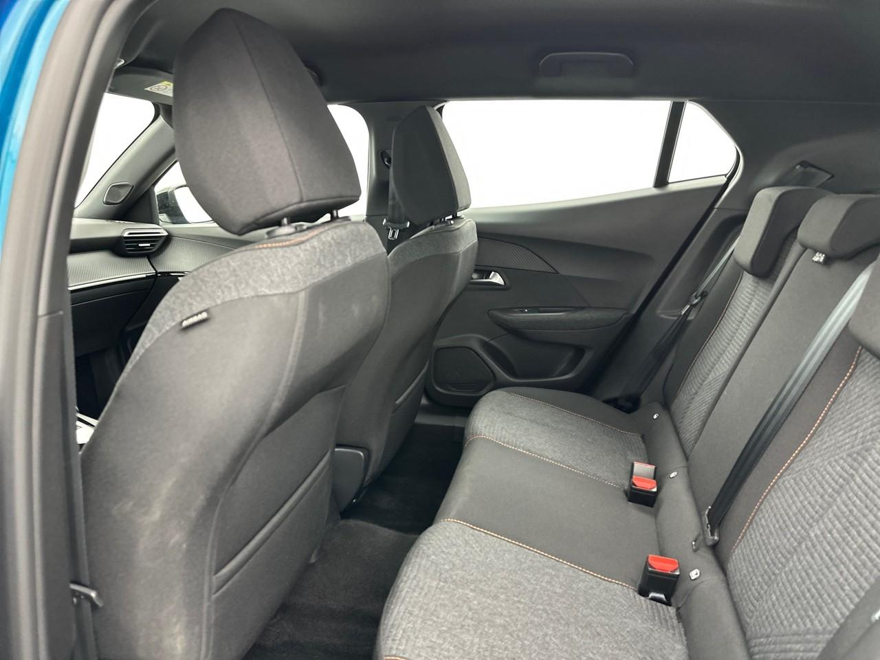 Peugeot 2008 hybrid 145 e-dcs6 style — photo 11