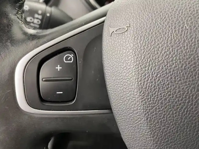 Renault Captur tce 90 energy — photo 16