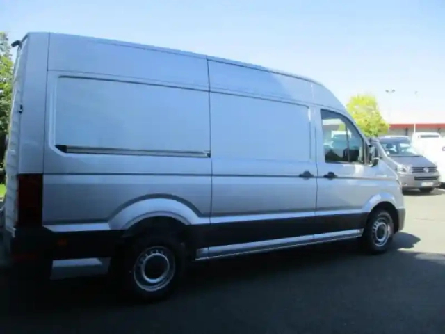 Volkswagen Crafter fg 35 l3h3 2.0 tdi 140ch business traction bva8 — photo 6