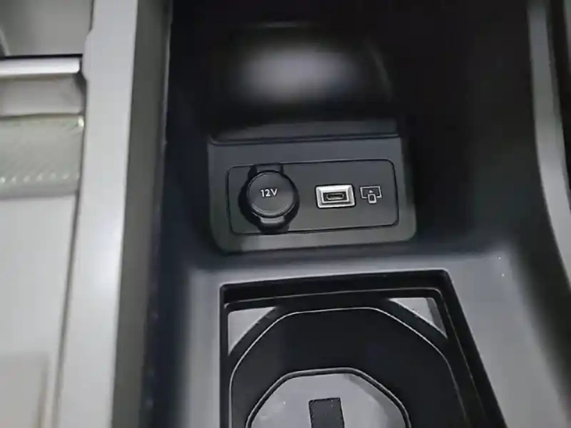 Peugeot 308 sw phev 180 e-eat8 — photo 25