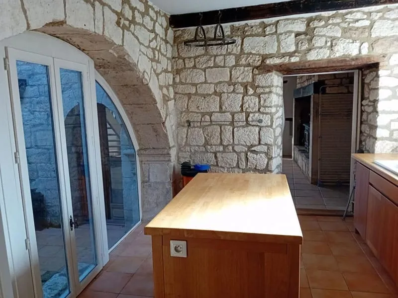Photo 8