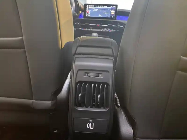 Alfa Romeo Tonale 1.3 hybride rechargeable phev 280ch at6 e-q4 — photo 111