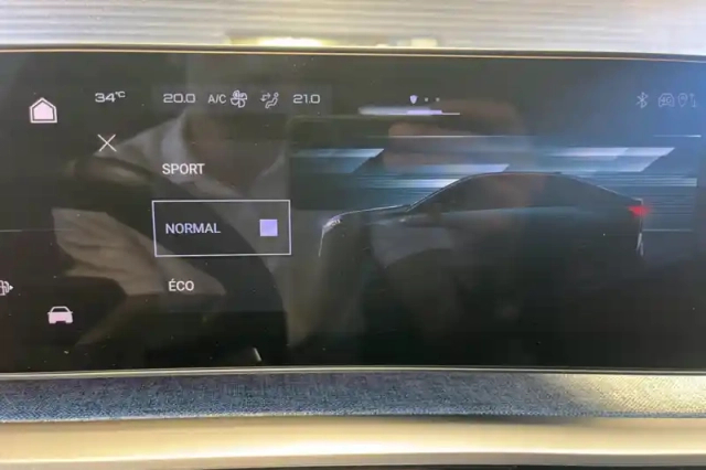 Peugeot 3008 hybrid 136 e-dcs6 — photo 24
