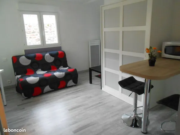 Studio meublé (charges comprises)