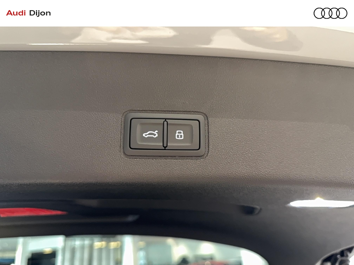 Audi Q3 e-hybrid 272 ch S tronic 6 — photo 16