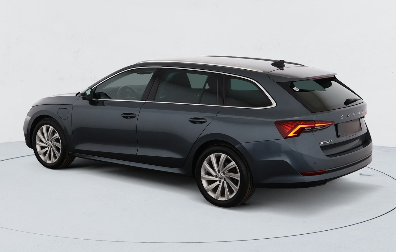 Skoda Octavia Combi — photo 3