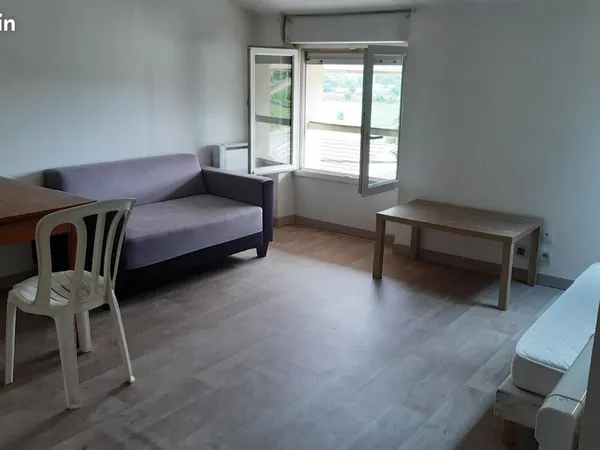 Studio meublé 24m², vue sur le Vercors